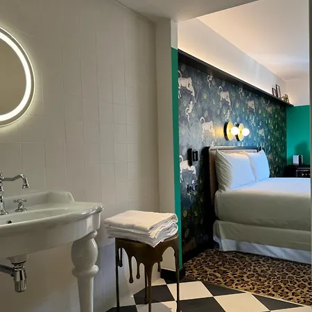 Divino & 4* Figueres (Girona)