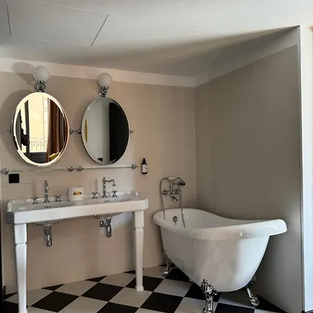 Divino & Hotel Figueres (Girona)