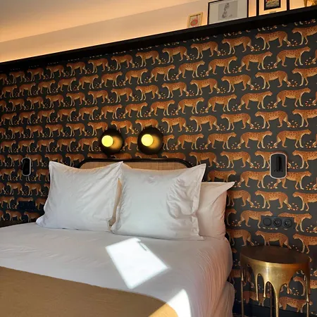 Hotel Divino & Figueres (Girona)