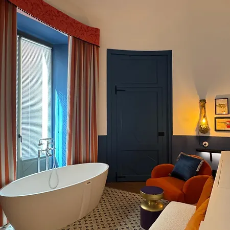 Hotel Divino & Figueres (Girona)
