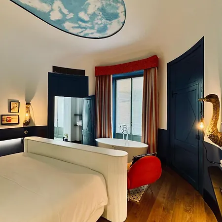 Hotel Divino & Figueres (Girona)