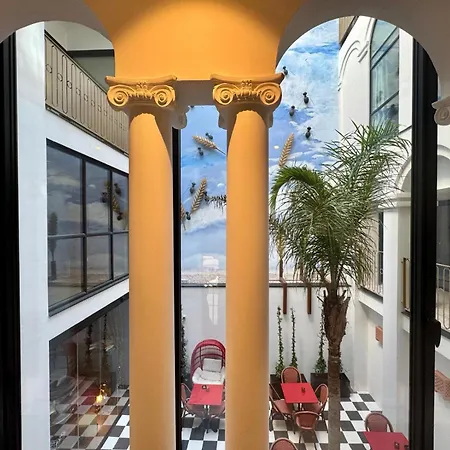 Divino & Hotel Figueres (Girona)